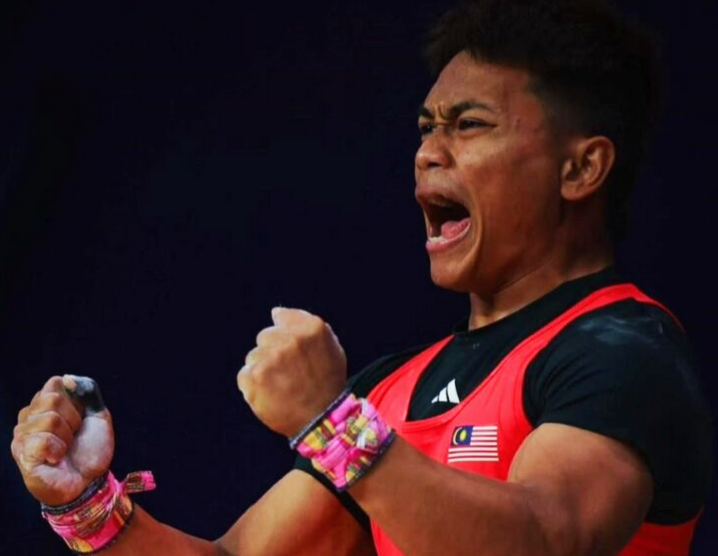 Aniq selangkah juara dunia  
