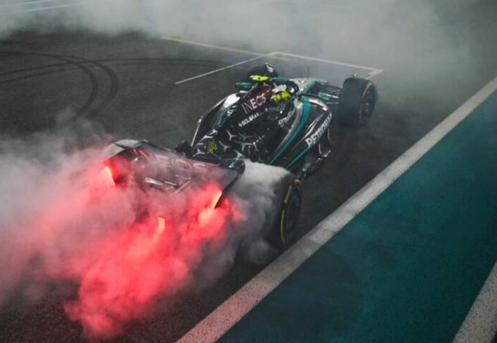 Hamilton tinggalkan Mercedes selepas 12 tahun