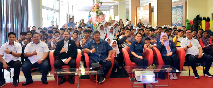 UCSF terima kunjungan lebih 120 pelajar SMK Petagas