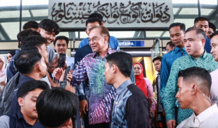PM umum subsidi penerbangan siswa RM400 setahun