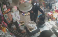 Lelaki samun kedai runcit guna pistol