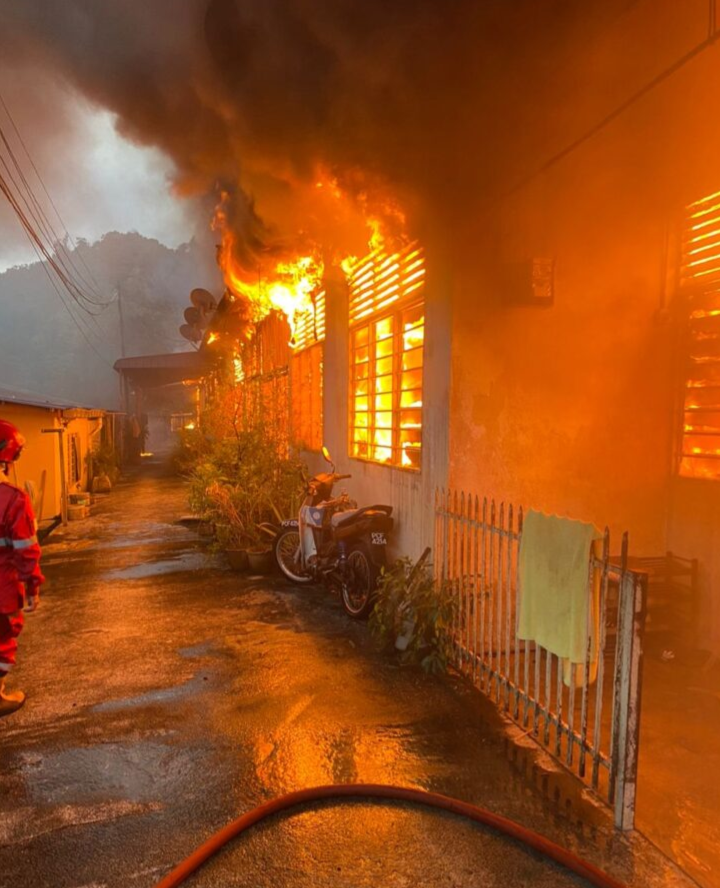 Tujuh rumah hangus, 21 penduduk tinggal sehelai sepinggang
