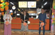 Cenderawasih Kitchen buka Kiosk 1901 Hotdog di Centre Point Sabah