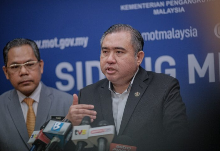 Anggota penguat kuasa JPJ guna kamera badan tahun ini