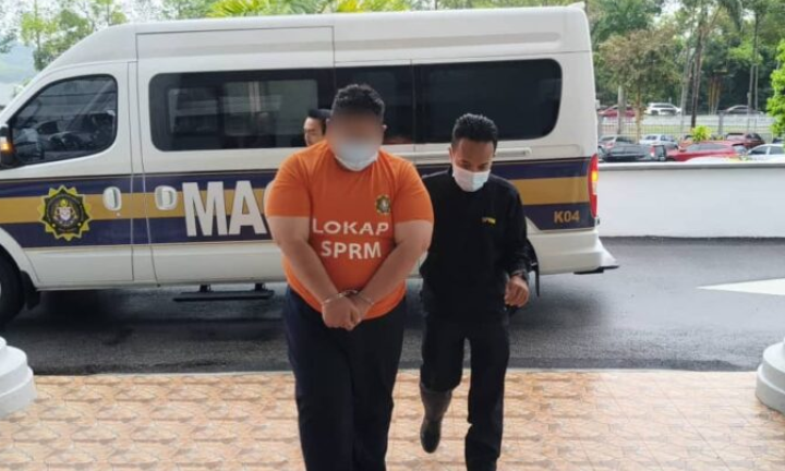 Pegawai hal ehwal Islam direman, disyaki terima suapan lebih RM13,000