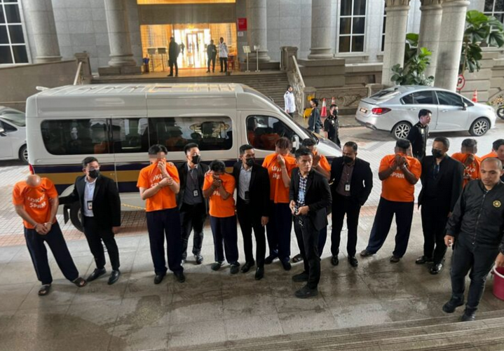 Dua pengarah syarikat antara tiga direman tawar lulus lesen kenderaan perdagangan