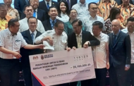 PM serah peruntukan lebih RM20 juta kepada 63 sekolah persendirian Cina