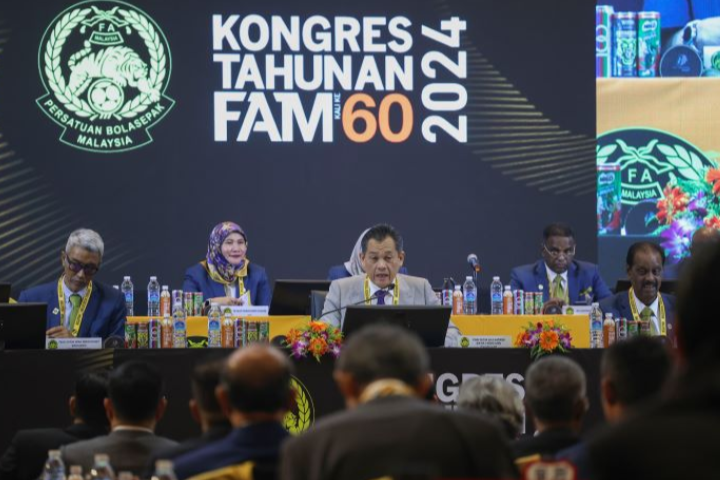 Empat maut Toyota Vios bertembung lori di Kota Tinggi