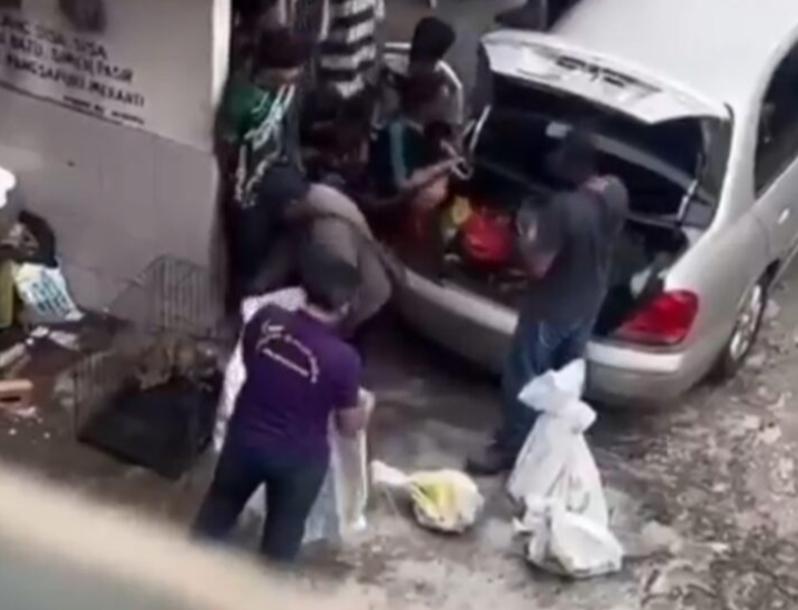 Polis terima laporan sekumpulan lelaki masukkan kucing ke dalam guni