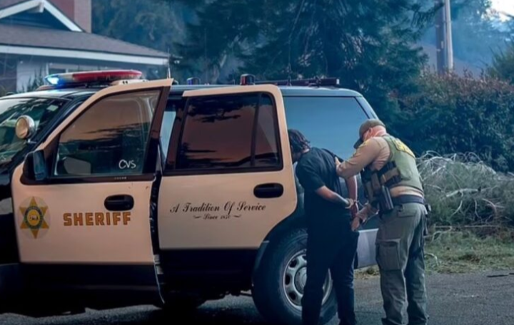 Penyamun menyamar jadi anggota bomba, pecah rumah di Los Angeles