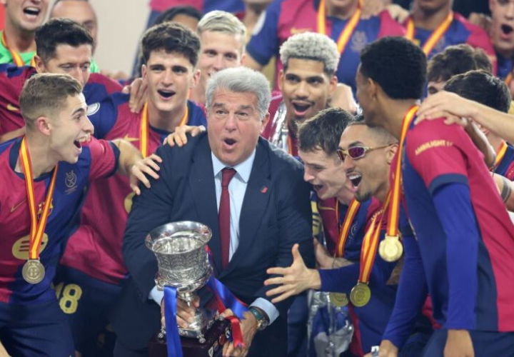Barcelona julang Piala Super selepas belasah Real Madrid