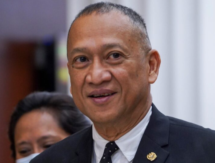 Tiga pelajar Malaysia diarahkan pindah