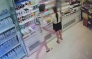 Lelaki ditahan tampar punggung wanita di kedai serbaneka
