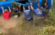 Kereta terbabas, pemandu lemas dalam parit