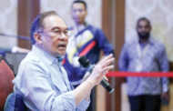 Rakyat Malaysia di luar negara perlu hak sama untuk mengundi – Anwar