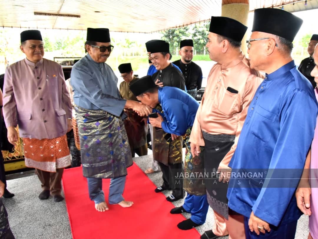 Tun Musa tunai solat Jumaat di Keningau