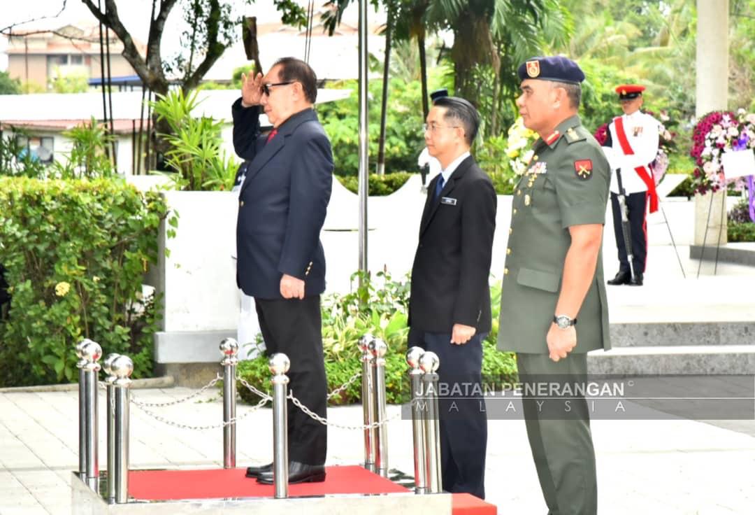Dr. Jeffrey ketuai Upacara Memperingati Mangsa-mangsa Perang Petagas