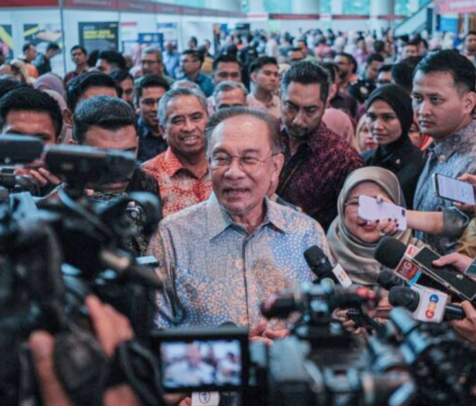 Pemberi maklumat dedah salah laku kepada umum boleh halang siasatan – PM