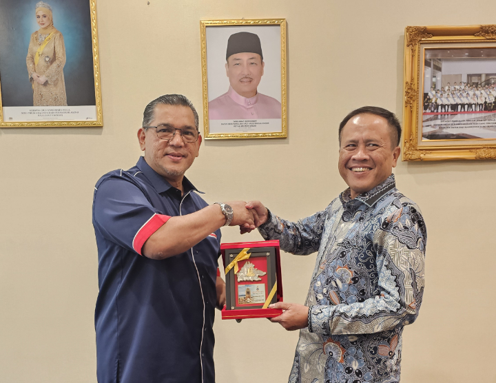 Nizam terima kunjungan Konsul RI Tawau