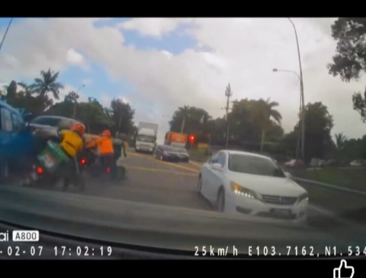 Pemandu Ford Ranger rempuh empat kenderaan lain tidak mabuk