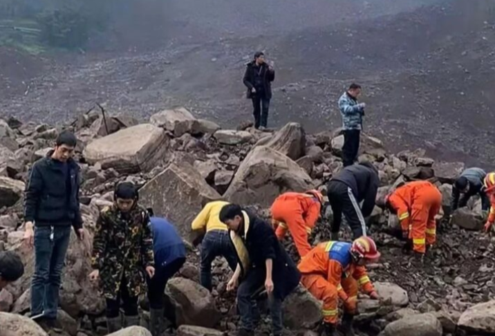 30 hilang akibat tanah runtuh di wilayah Sichuan