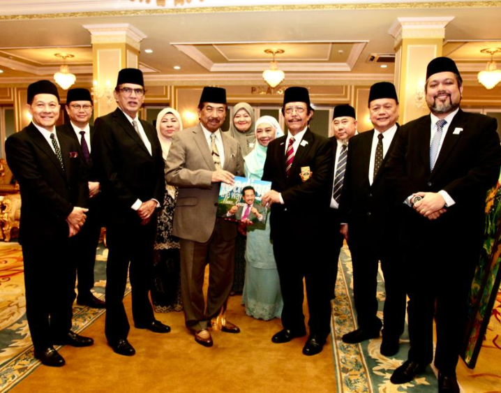 UCSF leadership congratulates Tun Musa, outlines future development plans