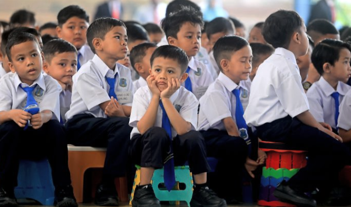 Lima juta murid kembali ke sekolah