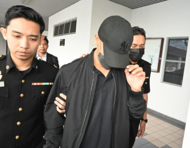 Pegawai bank dituduh minta suapan lebih setengah juta