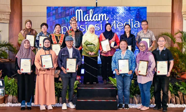 Wartawan, media massa penting untuk pemodenan negara - Azizah