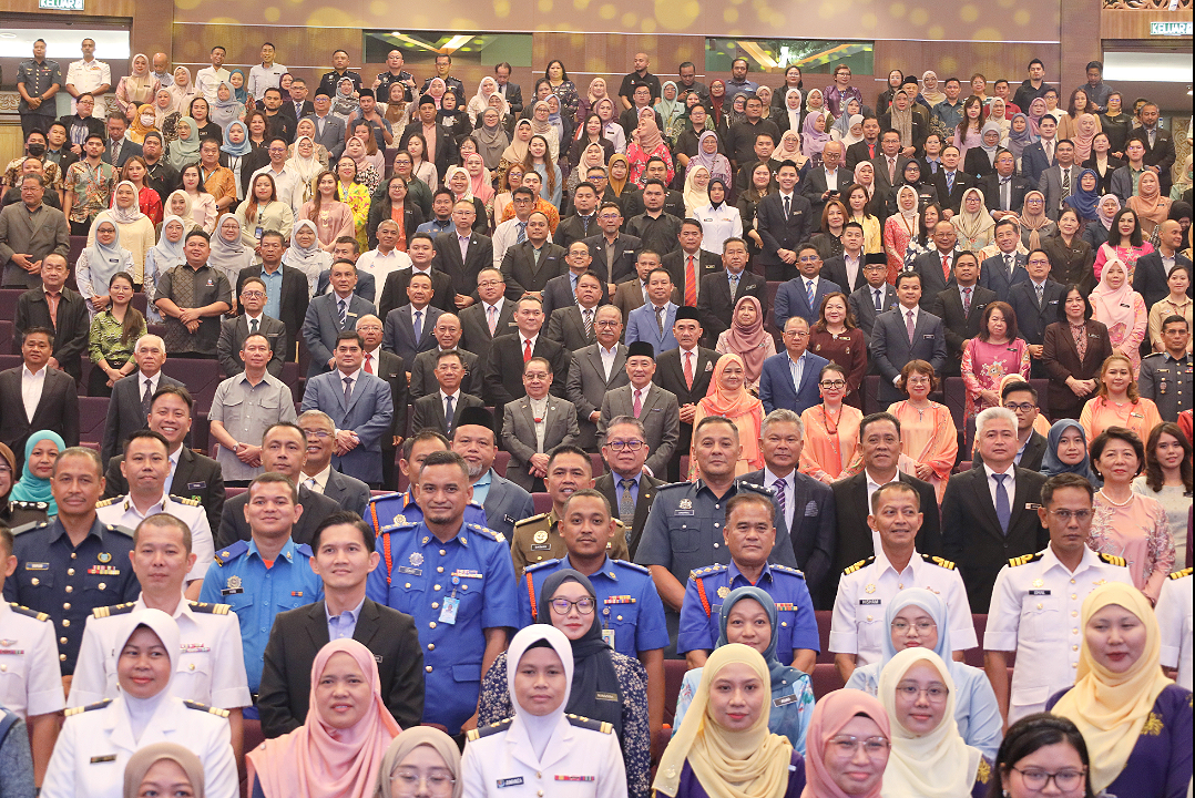 哈芝芝感謝前線付出 冒生命危險保護人民