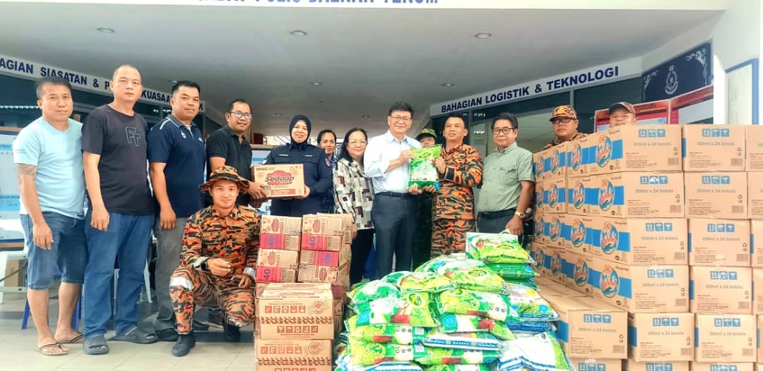 PBS serah bantuan kepada mangsa banjir di Tenom