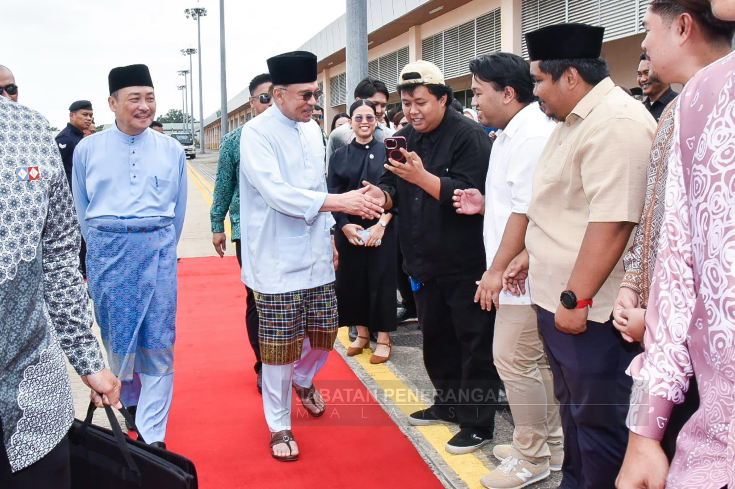 Anwar tiba di Sabah hadiri Majlis Berbuka Puasa Madani