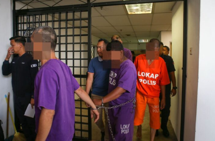 Mengamuk bunuh ibu selepas televisyen ditutup