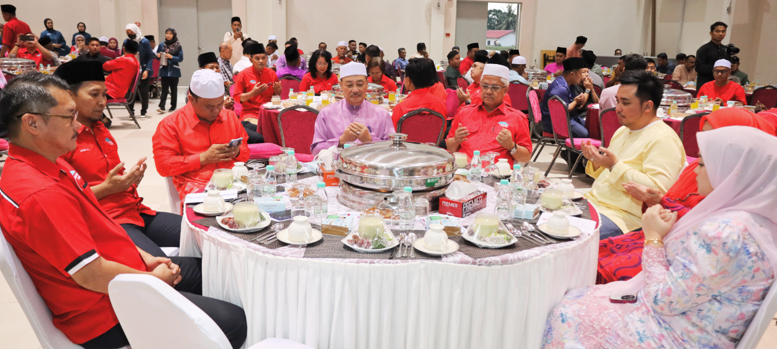 哈芝芝與黨員開齋