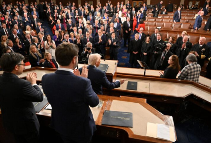 Ucapan Trump kepada Kongres tegang, Demokrat keluar dewan