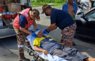 Besi cerucuk sepanjang satu meter tembusi rahang