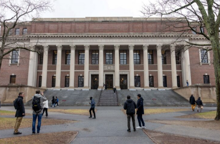 Harvard tawar pengajian percuma kepada pelajar susah