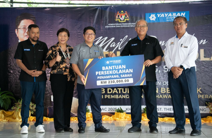 28 sekolah di P'pang terima bantuan RM230,000 daripada YBR