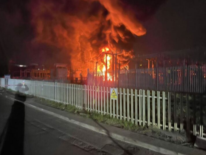 Kebakaran pencawang paksa Lapangan Terbang Heathrow ditutup 24 jam