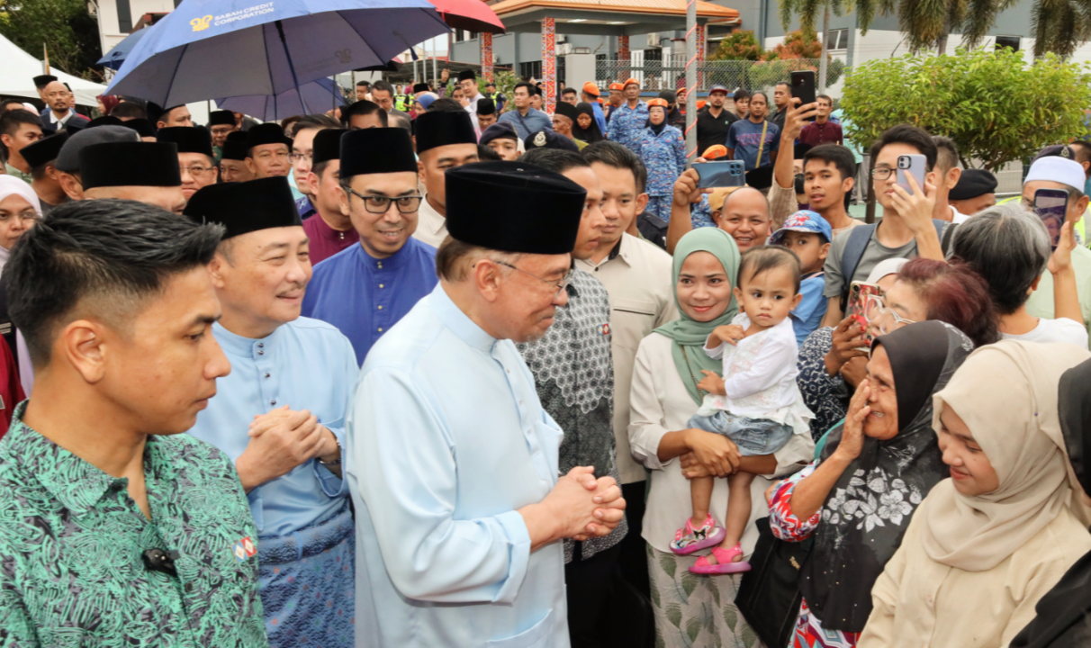 首長：強化扶持計劃 確保減輕赤貧負擔