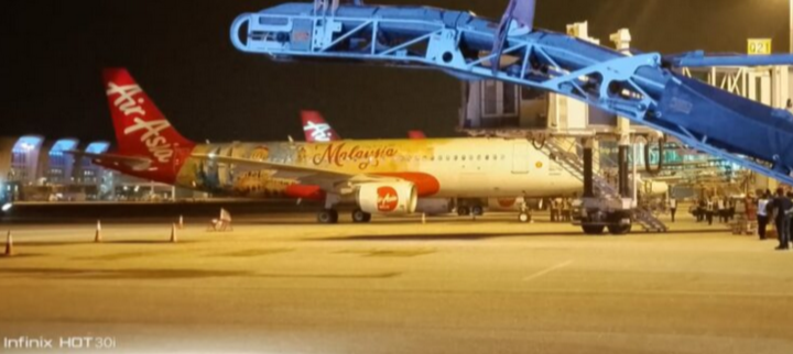 Pesawat AirAsia KL-Shenzen mendarat cemas, penumpang selamat