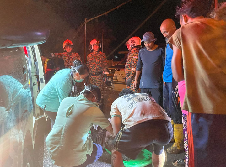 Seorang terkorban, seorang selamat kejadian tanah runtuh di KK