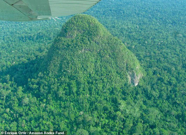 Bukit misteri didakwa piramid purba terbesar di dunia
