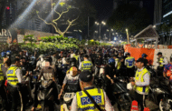 Mat rempit lawan arus, terbabas elak ditangkap polis