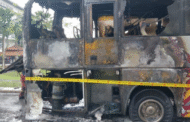 Enam penuntut cemas, bas UTM terbakar 