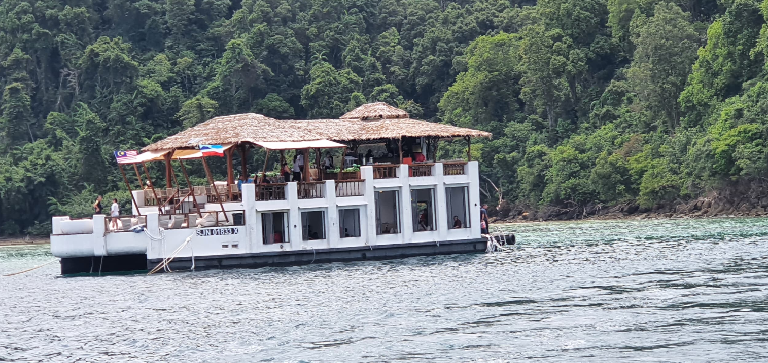 Floating club house debuts at Gaya Island