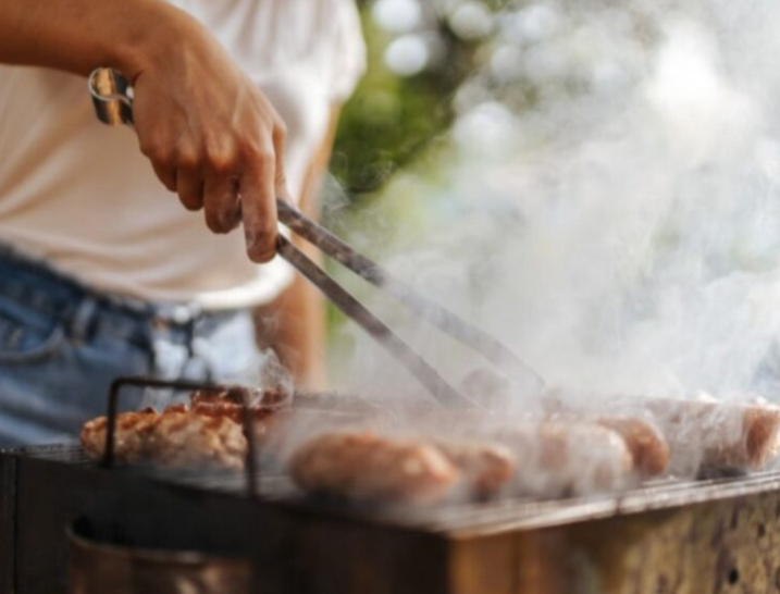 Wanita cedera parah disambar petir ketika berkelah