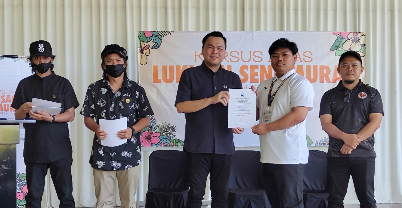 25 komulakan tuminanud kurusus seni lukisan mural id Keningau