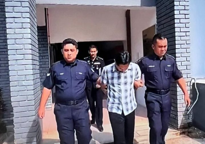 Guru didakwa miliki bahan lucah kanak-kanak