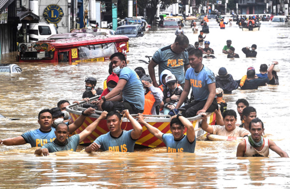 Tiga siklon badai Filipina, ragut 30 nyawa
